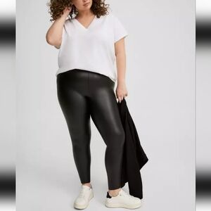 NWOT Torrid Full-Length Faux Leather Black Leggings